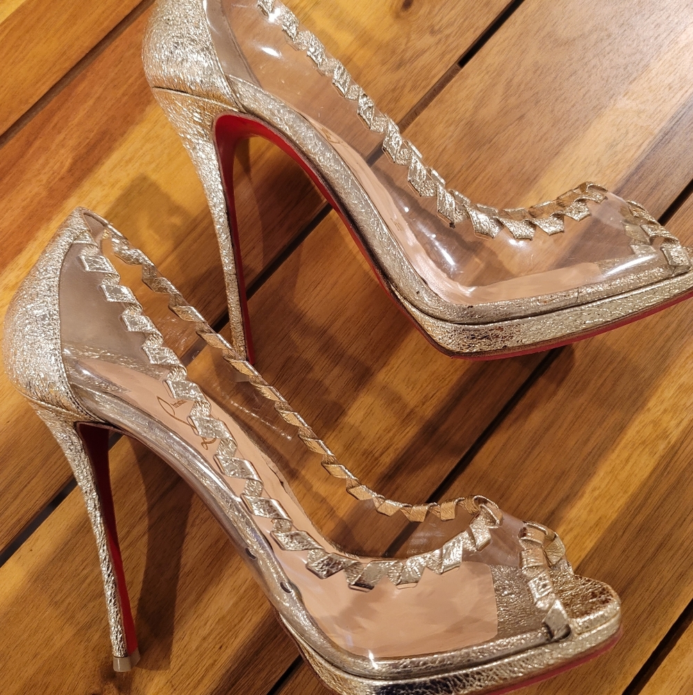 Christian Louboutin Hargaret 39 - PRICED TO SELL! 💕